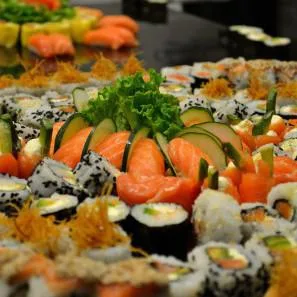 Sushi and wine 