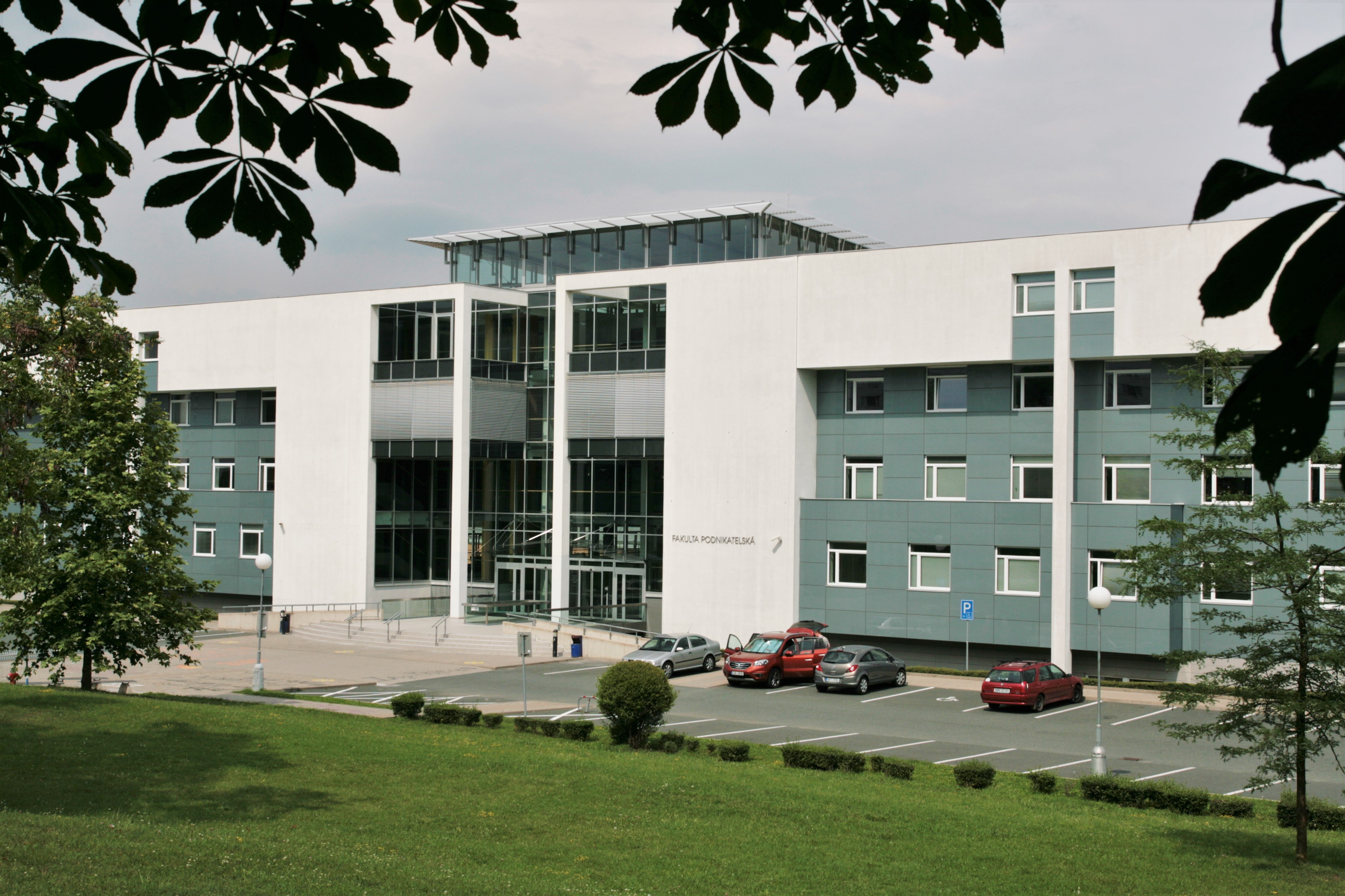 Brno,_Kolejní_4,_Fakulta_podnikatelská_VUT_(2431).jpg